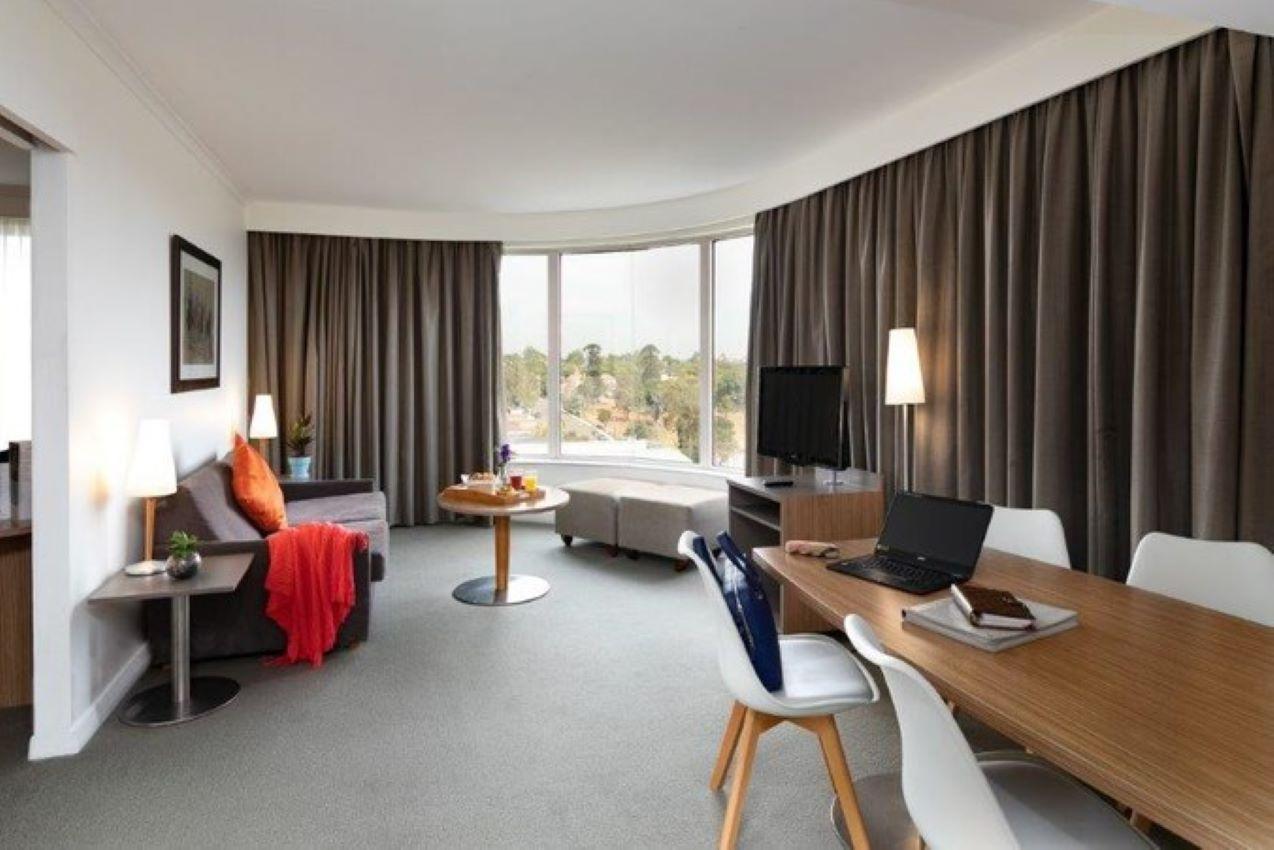 Mercure Sydney Parramatta Rosehill Exterior foto