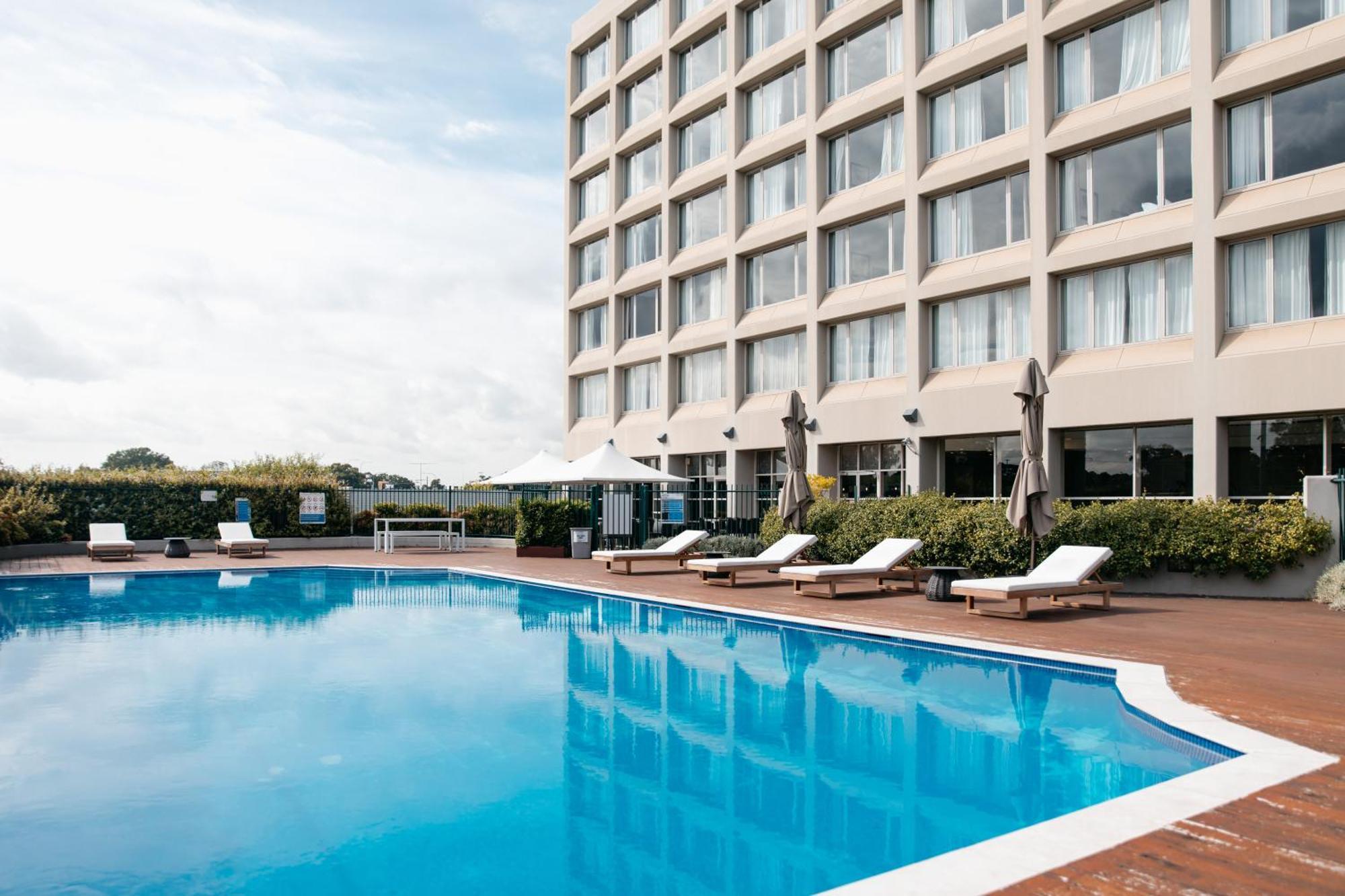 Mercure Sydney Parramatta Rosehill Exterior foto