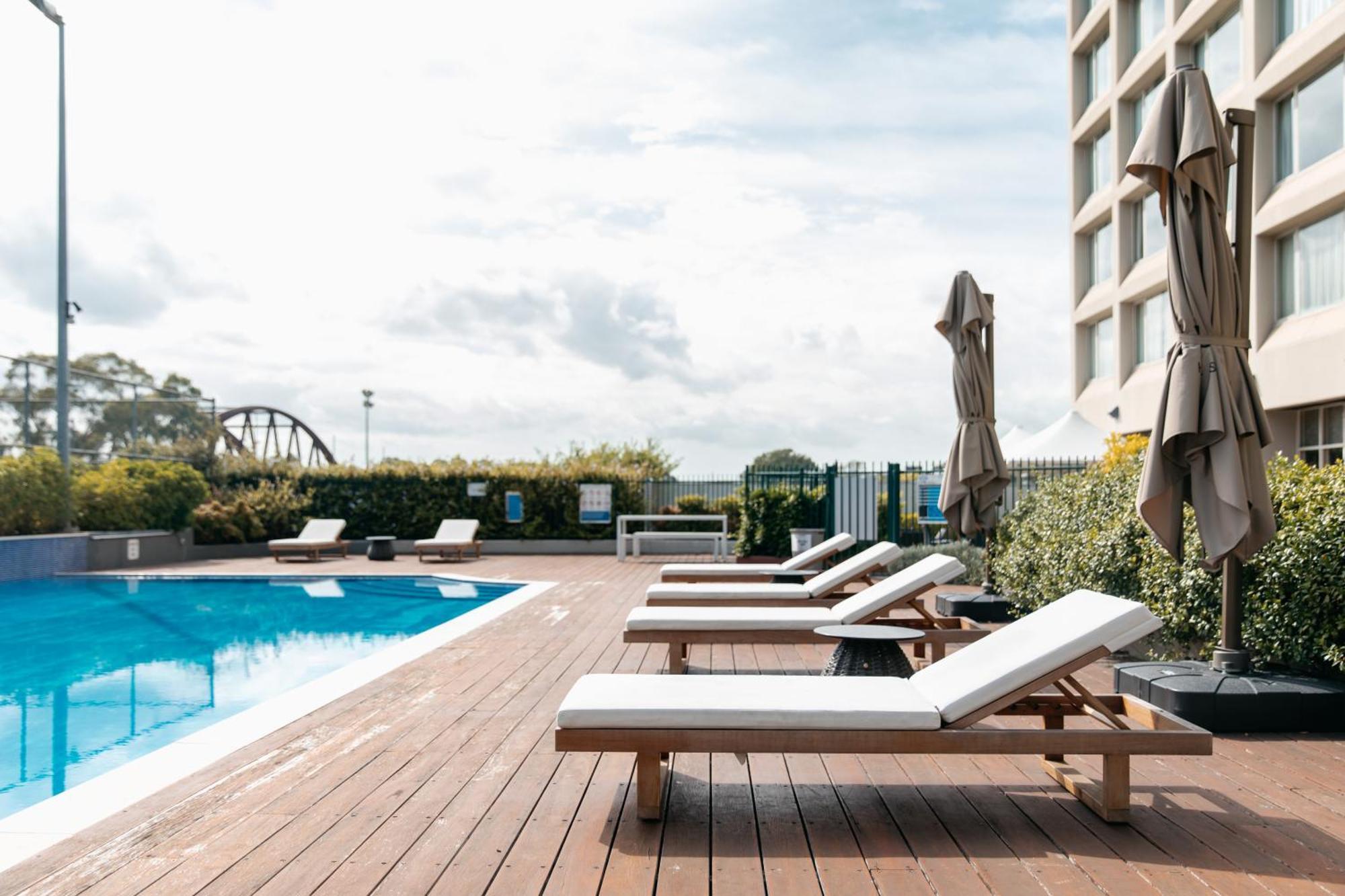 Mercure Sydney Parramatta Rosehill Exterior foto