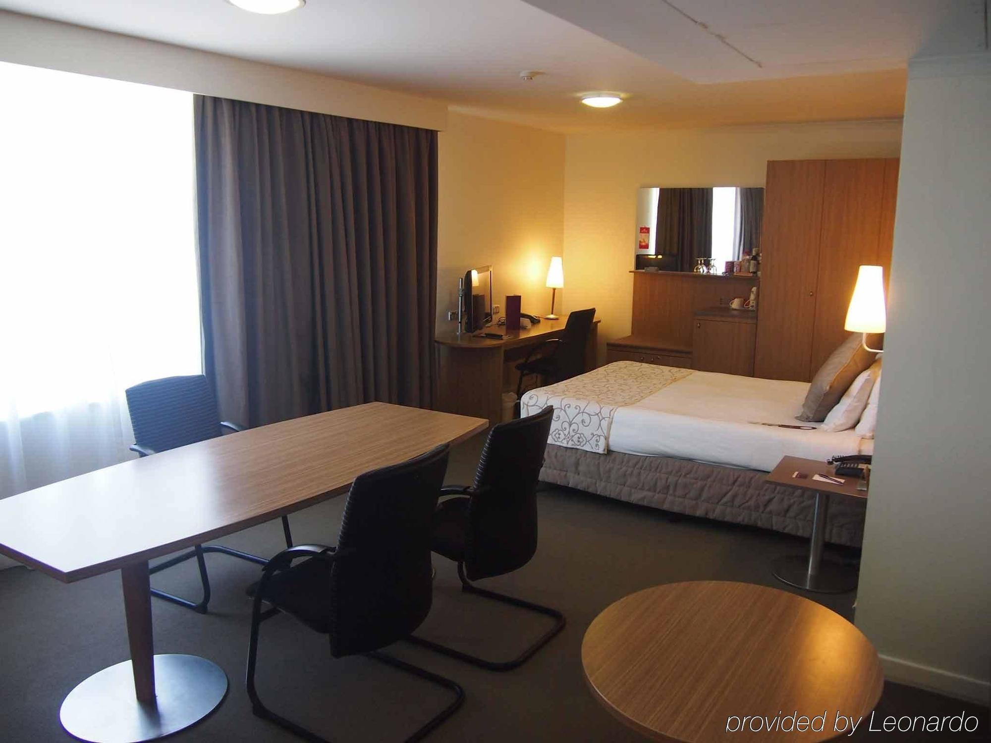 Mercure Sydney Parramatta Rosehill Exterior foto