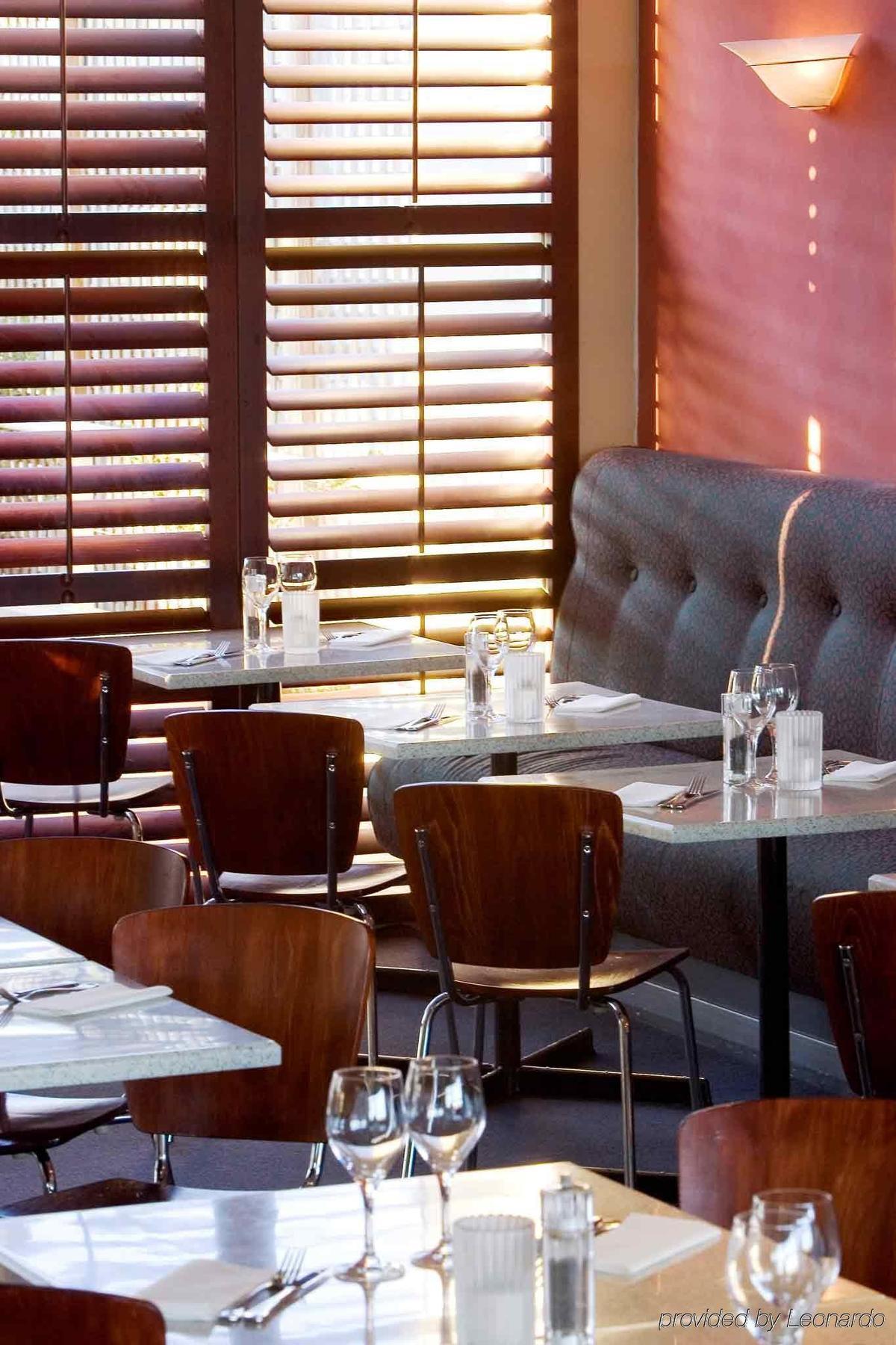 Mercure Sydney Parramatta Rosehill Interior foto