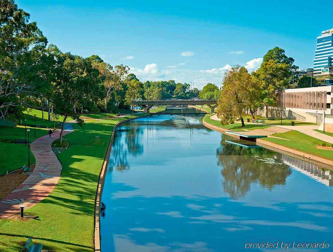 Mercure Sydney Parramatta Rosehill Exterior foto