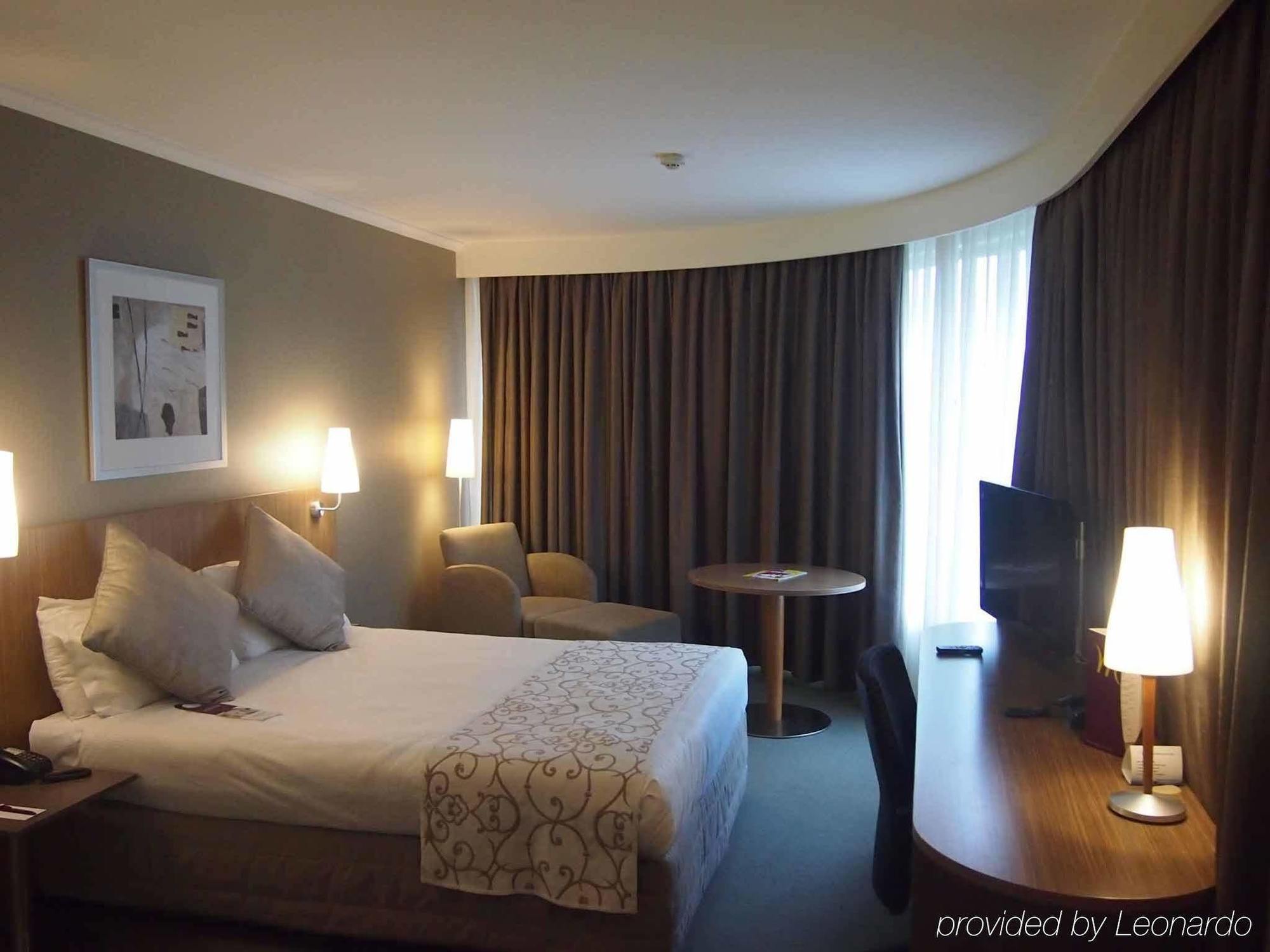 Mercure Sydney Parramatta Rosehill Exterior foto