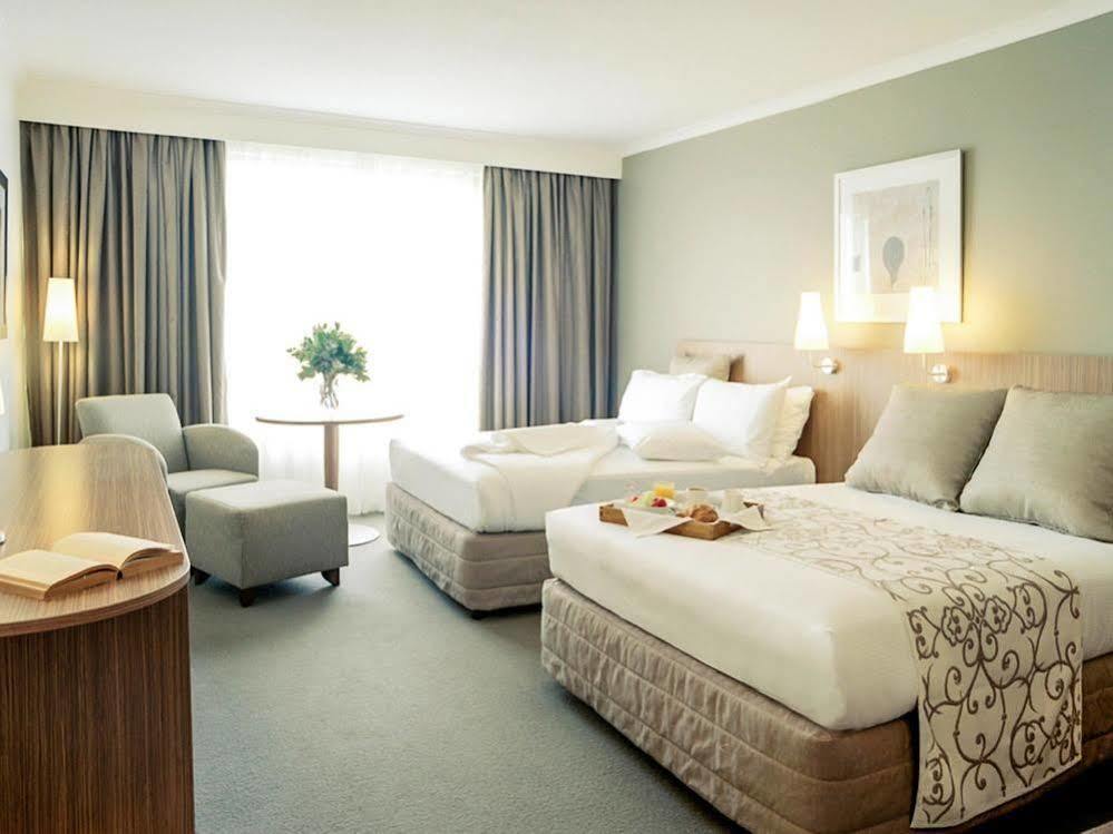 Mercure Sydney Parramatta Rosehill Exterior foto